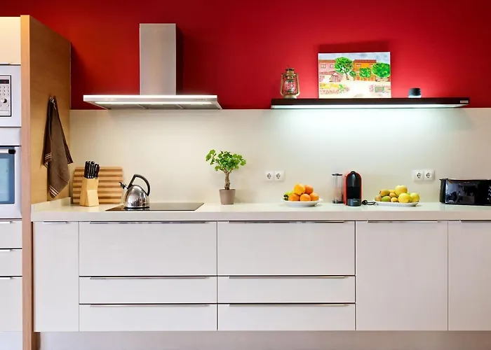 In Spain With Private Pool & Garden וילה