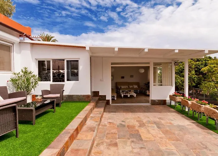 In Spain With Private Pool & Garden * אינחניו